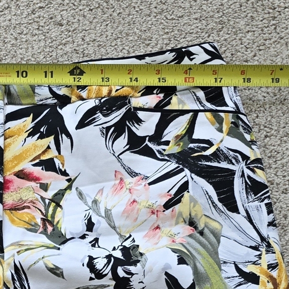 WHBM Coastal 5" shorts - Picture 5 of 5
